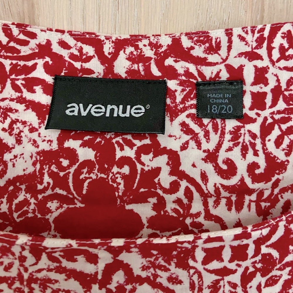 AVENUE Plus size 18/20 Red & White cap sleeve 100% Cotton Top